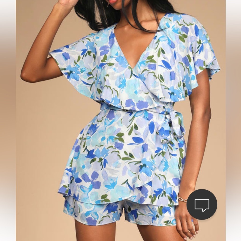 A5 - 276 Lulus Prime NWT Ivory Multi Floral Print Cutout Skort romper size large